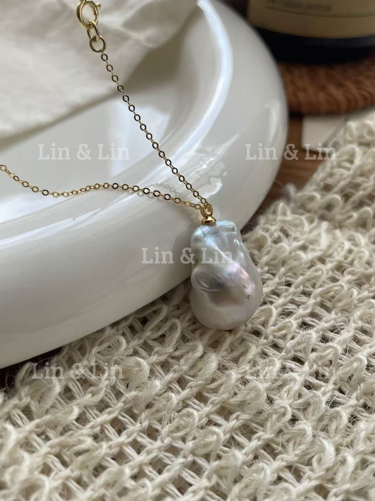Eva Baroque Pearl Necklace