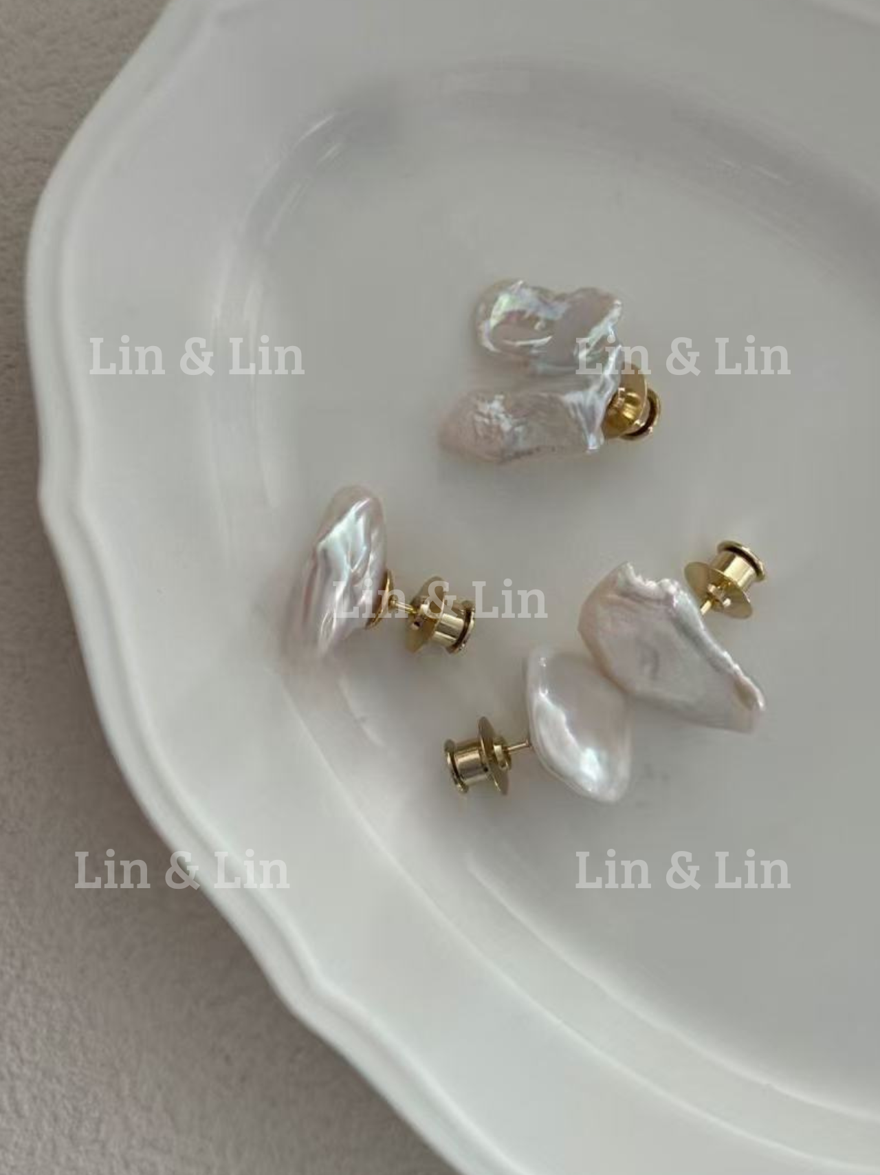 Brooch with Baroque Pearl