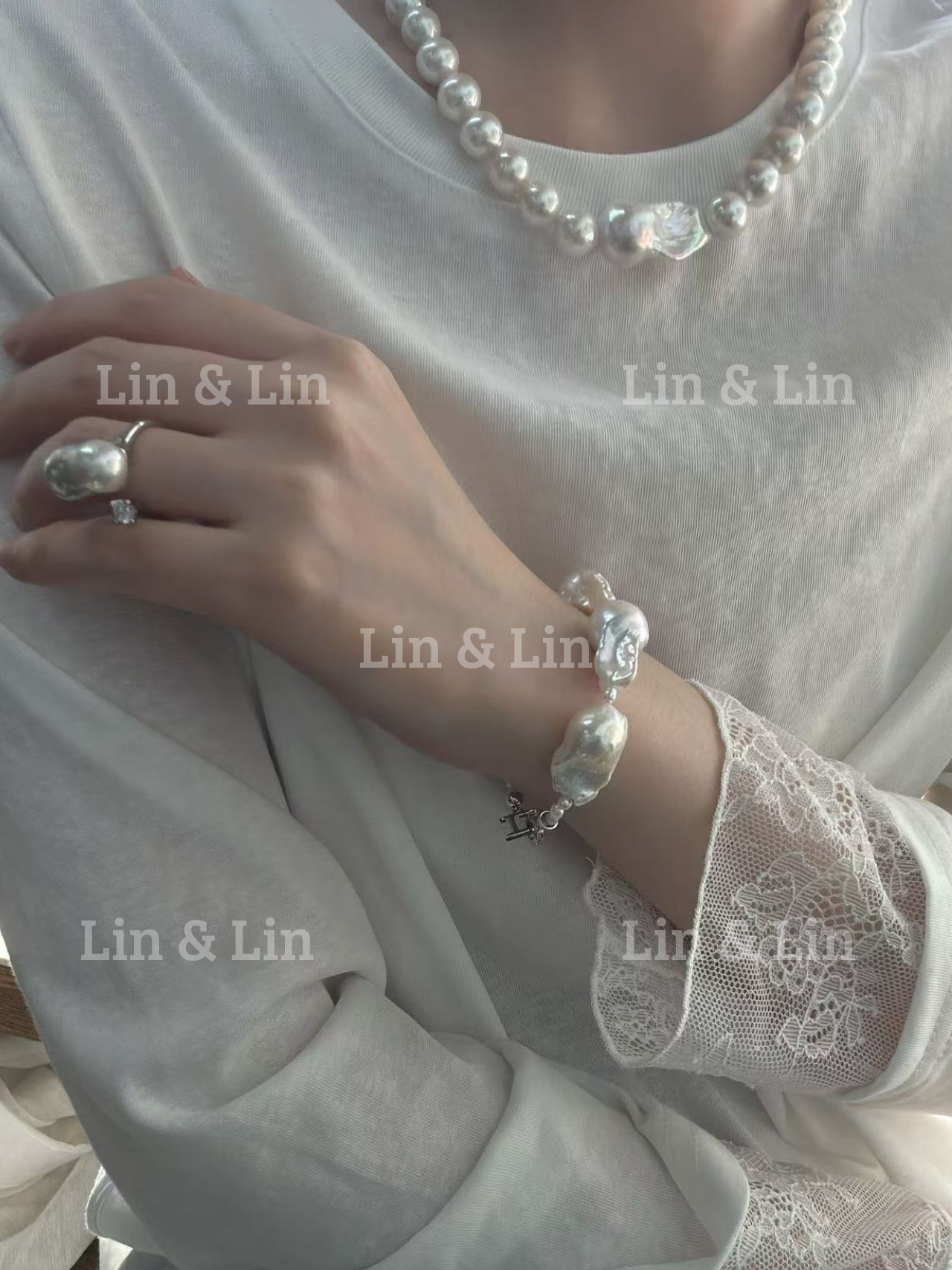 Alice Baroque Pearl Bracelet