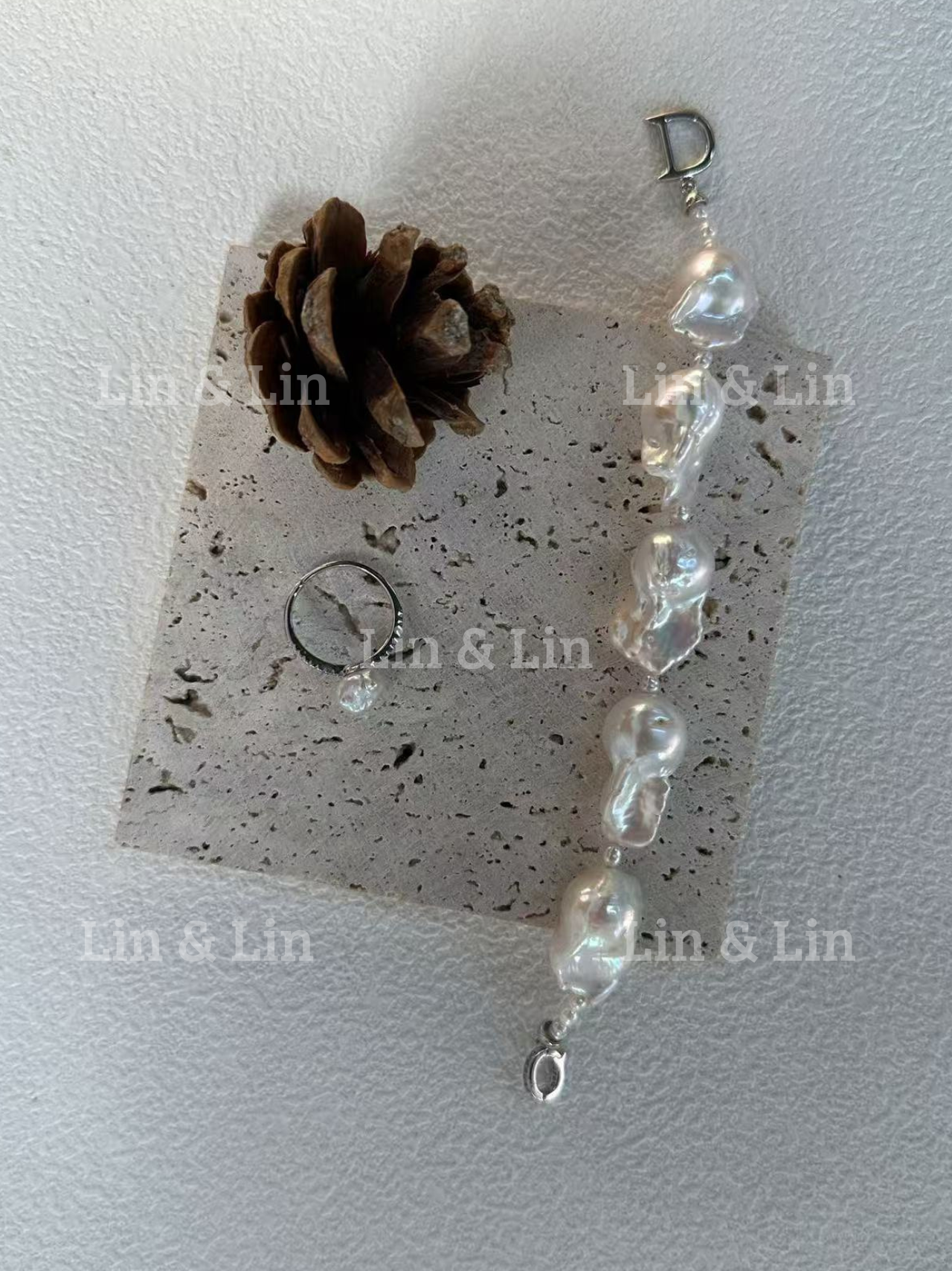 Alice Baroque Pearl Bracelet